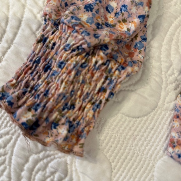 Top - Picture 2 of 4